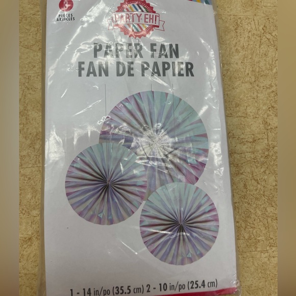 Paper Fan Party Decor - Picture 1 of 2